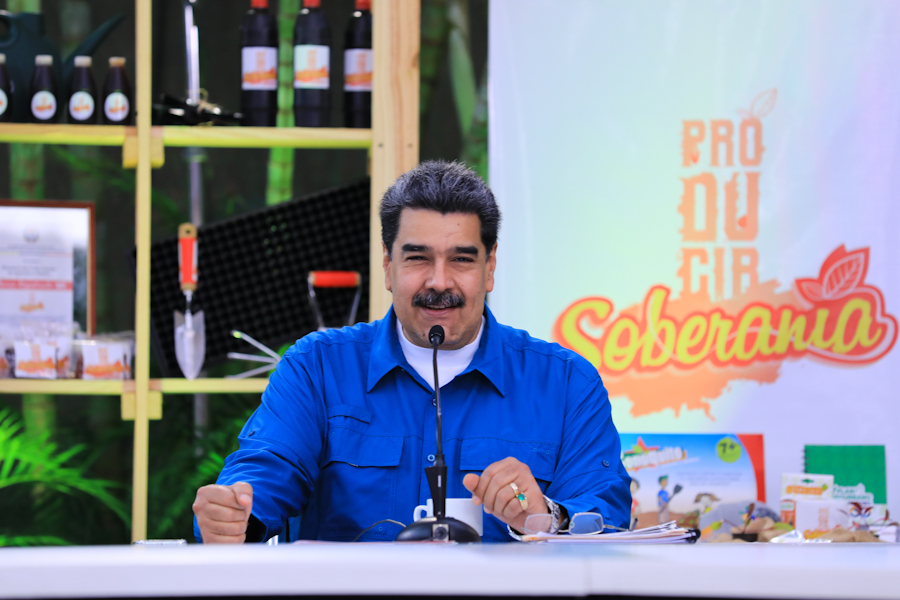 PresidencialVen's tweet photo. Más de 86 mil Petros fueron aprobados por el Pdte. @NicolasMaduro para el financiamiento del Plan Agrourbano Carabobo 200. 
Este Plan contempla siete programas: https://t.co/rY3TiciOu3