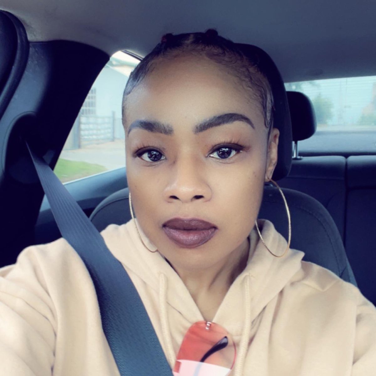 AnnaRayeBeaute's tweet photo. Me Being Me #AnnaRayeBeaute ♥️♊️😘 https://t.co/SOD3xQfm3V
