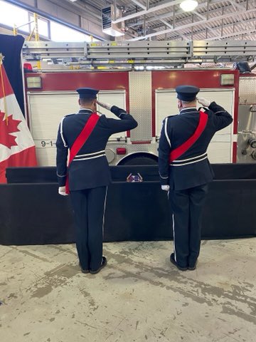 BfesGuard's tweet image. BFES Grad 2021 marked a significant event.The 20yr anniversary of 9/11 &amp;amp; the departments designation badge number surpassing 911. In Honour of those fdny &amp;amp; EMS members that gave the ultimate sacrifice,we remember them. @BramptonFireES @BfesGuard @ChiefBoyes @PL416 #neverforget