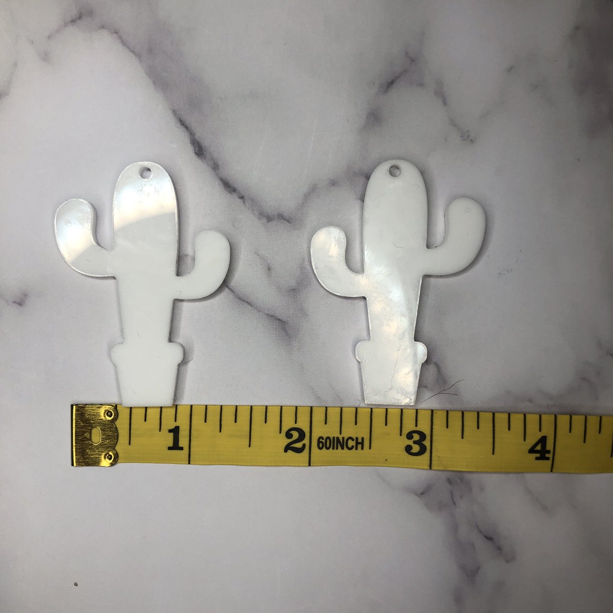 Thread of 9 new earring molds available in my shop. Use code “15PERCENT” for money off! We will start with the cactus earrings etsy.com/shop/ResinByKe…