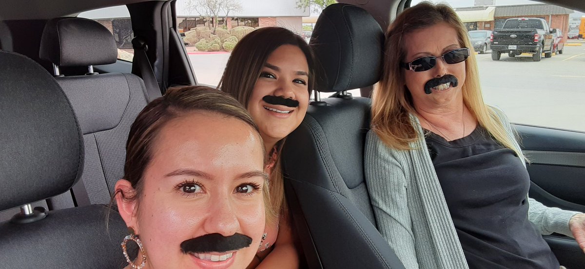 ROrtega_CI's tweet photo. I was extremely super surprised by my dept. today! Best drive thru retirement party ever!!!! Thank you all very much from the bottom of my heart. One Team one Goal! #TeamSISD https://t.co/Ejz5XVgGl9