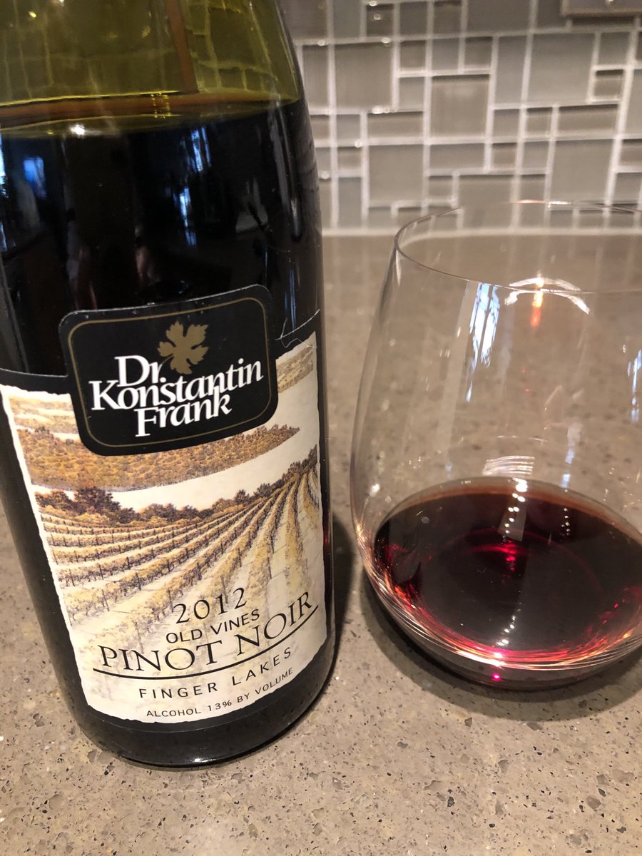 THERealLyndaDC's tweet image. I completely tagged the wrong Twitter handle 🥺 ooops 
as I was saying I finally opened this delicious bottle of wine! Went to a tasting years ago and loved. No Twitter handle so we’re just going to go with hashtags #DrKonstantinFrank #fingerlakes #keukaLake