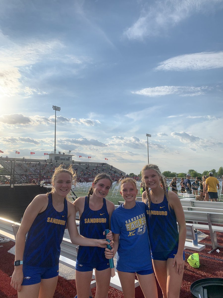 SandburgGirlsTF's tweet photo. 4x800 runs a season best time of 9:44 to finish in 3rd place at the Lockport Sectional. Brielle, Lily, Ava, Katie. https://t.co/36XeQlwgUL