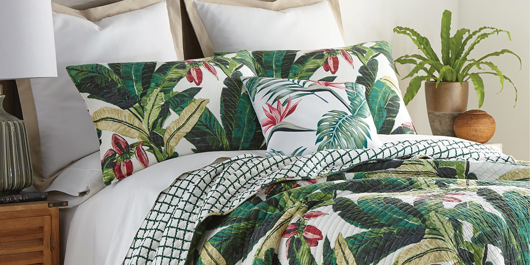 belk's tweet photo. Wake up in paradise 🌴
Shop this Crown & Ivy quilt set! https://t.co/9spUHCJFk3
#belkstyle #belkhome #summerbedding #crownandivy #quiltset #palmtrees #tropical #tropicaldecor https://t.co/sjI67r8HqW