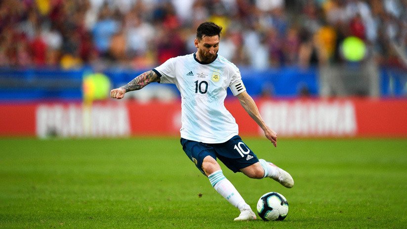 ECdeportesR4's tweet photo. LLEGÓ EL DIA DE VERTE OTRA VEZ...
.
.
.
#Messi #Argentina #ArgentinavsChile #AFA #EliminatoriasQatar2022 #Eliminatorias #EliminatoriasSudamericanas https://t.co/H0ayroZ4fh