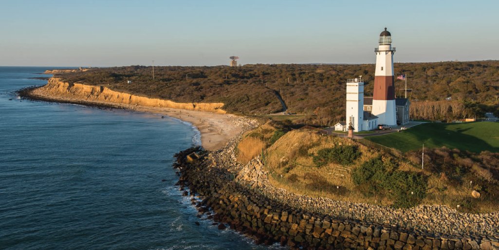 During #GreatOutdoorsMonth, visit #Montauk Point State Park. At the easternmost point in NY State, visitors enjoy ocean views, surf #fishing, climbing the Montauk Lighthouse stairs, #hiking and watching whales and seals. ow.ly/oM4150F2zAo
Photo: ow.ly/DiAN50F2zKk