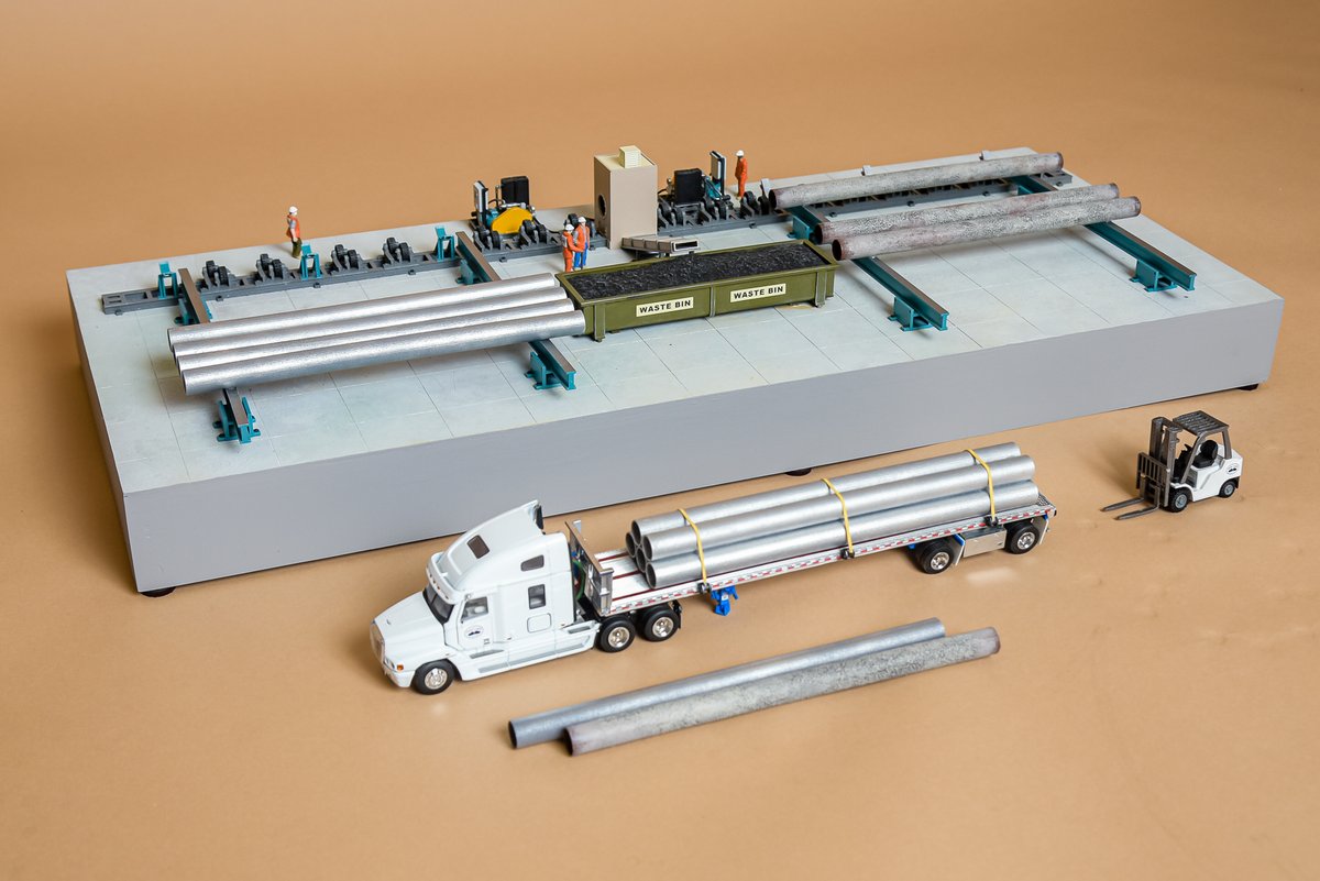 gamlamodelmaker's tweet photo. 1:50 scale #Industrial #Model of the Pipe Cleaning Line for #tradeshow and #presentations. The model is featuring a conveyor, applicable equipment, "dirty" and "clean" pipes, has several workers' figurines for size reference. https://t.co/oeCv2Bl0E3