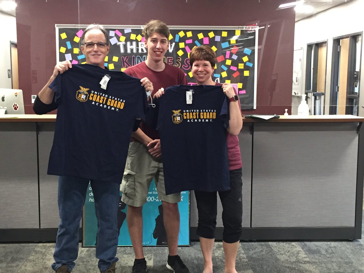 CounselorLyke's tweet photo. A special 2016 #StateHigh graduate stopped by to see us โฆ@aquaponicjackโฉ! Congrats to Ensign Christopher Rosselot, a Commissioned Officer with the US Coast Guard Academy - Specialty Area: Engineer. #USCGA #LifeOfEducators https://t.co/BGeYQKVseB