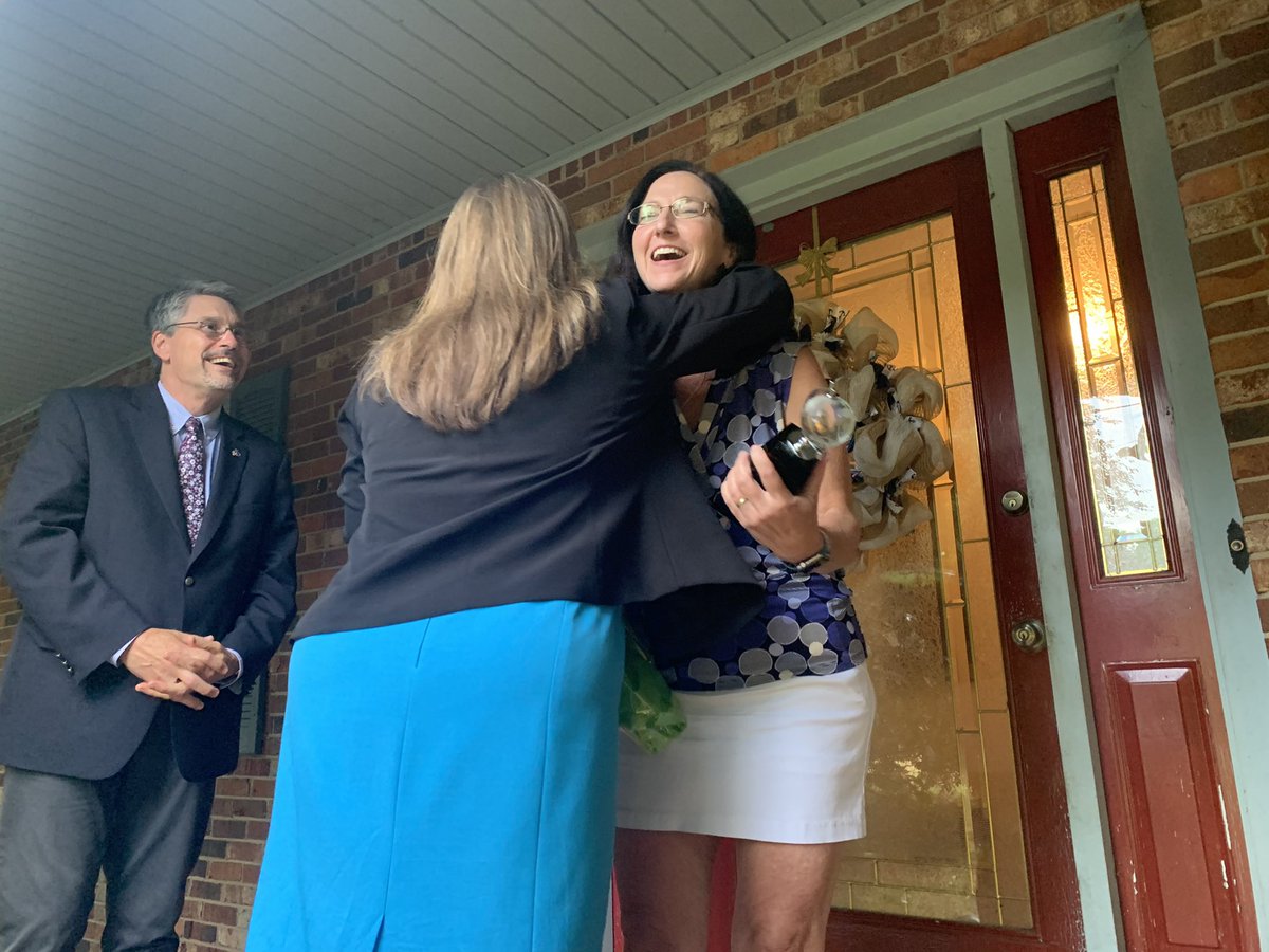 AikenPublicSch's tweet photo. Congratulations to @AikenPublicSch Stars of Public Education Principal of the Year, Patricia Wilson of @NorthAugElem! Weโre so proud of you!
#Proud2BACPSD
#acpsdStarsofPublicEd https://t.co/6563fgp63F
