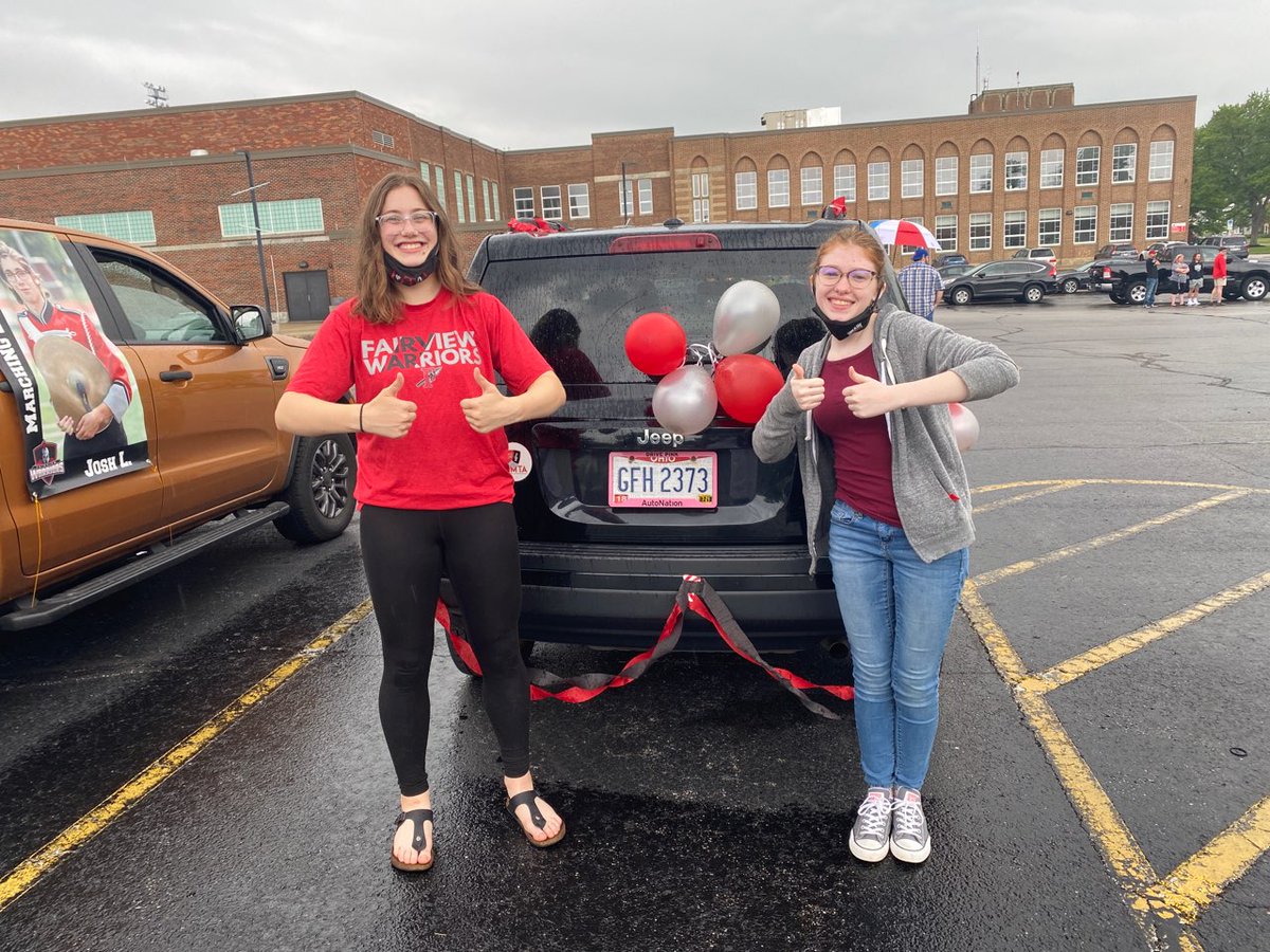 anakazanowski7's tweet photo. senior parade 2021!! @FPSchools @FHSClassof_2021 https://t.co/Visexcn7M1