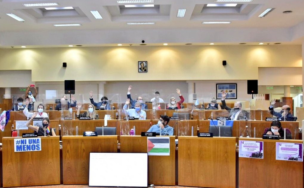 MarianoGaidoOk's tweet photo. GANARON LAS Y LOS VECINOS
La propuesta de #Enmienda de la Carta Orgánica enviada al @cdneuquen fue #hoy, #apoyada de forma #mayoritaria por las y los #concejales que conscientes de su #responsabilidad y su tiempo, cambiaron la manera de hacer #política. https://t.co/gZhFmpJ1NO