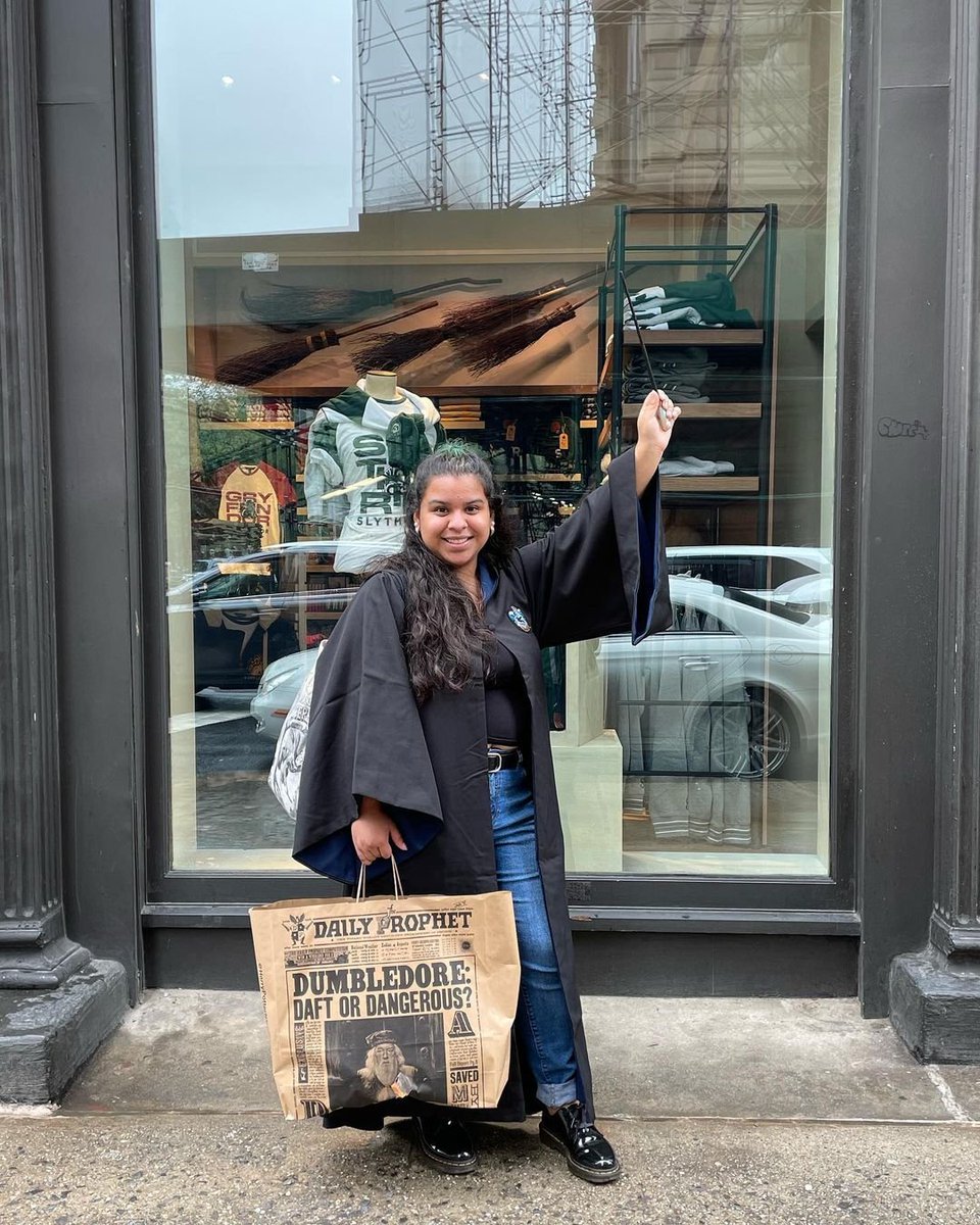 Harry Potter Store New York tweet media