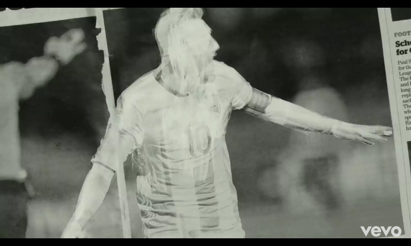 lwtlovehs's tweet photo. como olvidar que el mismisimo louis puso a messi en el mv de just like you en fin oíd mortales el grito sagrado https://t.co/nsUppHKDvU