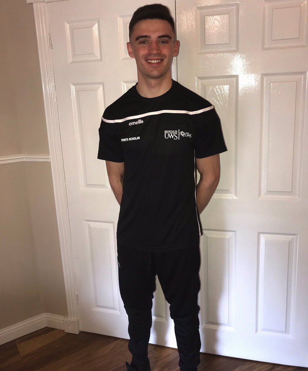 newnsyjr's tweet photo. Thanks to @UniWestScotland for awarding me with the Gold Sports Scholarship this year👏This award will help support me during my time studying at university and also while I compete in boxing with Scotland’s elite team @BoxingScotland 🥊🏴 #teamUWS #teamscotland https://t.co/G1XQd070gN