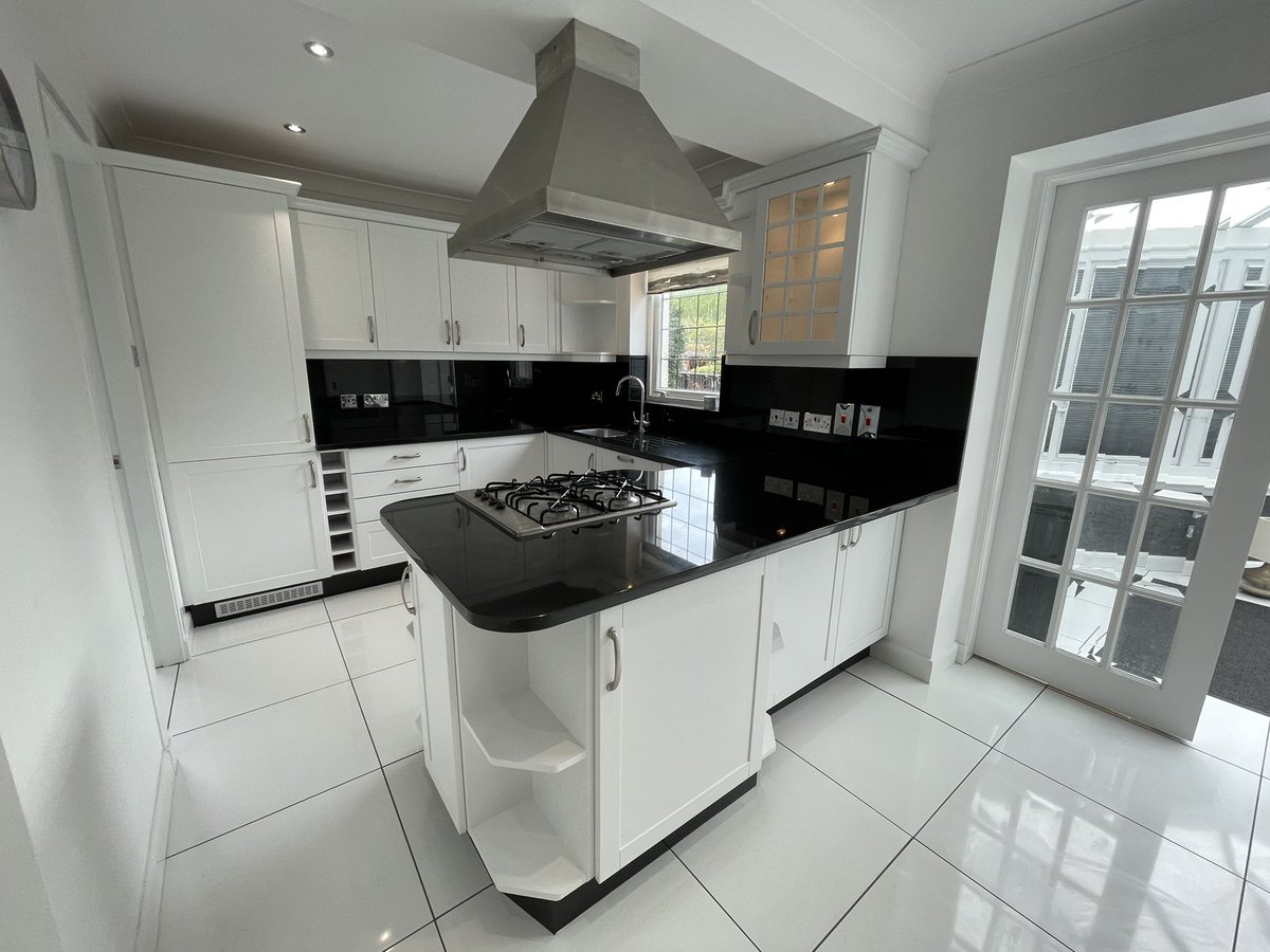 JohnCoats's tweet photo. Another happy customer  after we transformed their kitchen this week in Edinburgh. 

       📧enquiries@libertondecor.com

       ☎️ 07917357506 
   
       🌐 https://t.co/KfxVXKTx7Z 

#libertondecor
#kitchenrefinishing 
#edinburgh 
#scotland 
#edinburghpaintersanddecorators https://t.co/75y0VguIeC