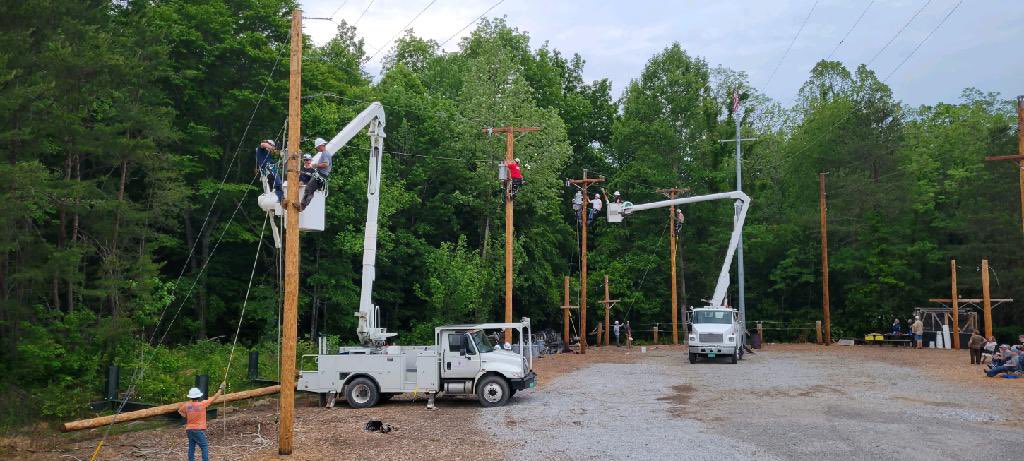 TCATOneida's tweet image. We pride ourselves on the transparency of our Power Line Construction class, and here is an example of that. Our students participated in an evening class on Arm Hanging and Three-Phase Demonstrations. Parents and loved ones were able to watch their student display their skills!