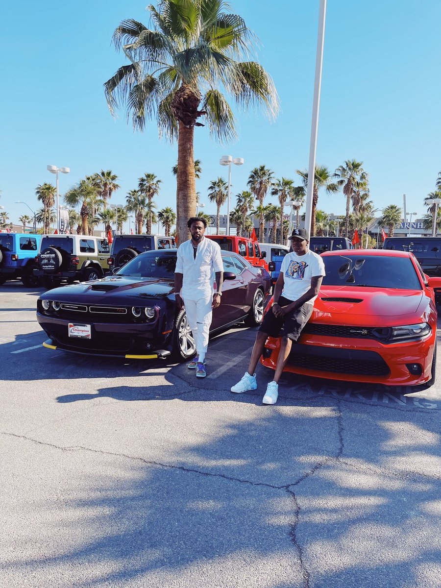 Chrissssjohnson's tweet photo. My brother listed our car on Turo today and it got rented within 1 hour 

We just picked the car up yesterday, turned it into an asset the next day https://t.co/OjOKNtq0n4