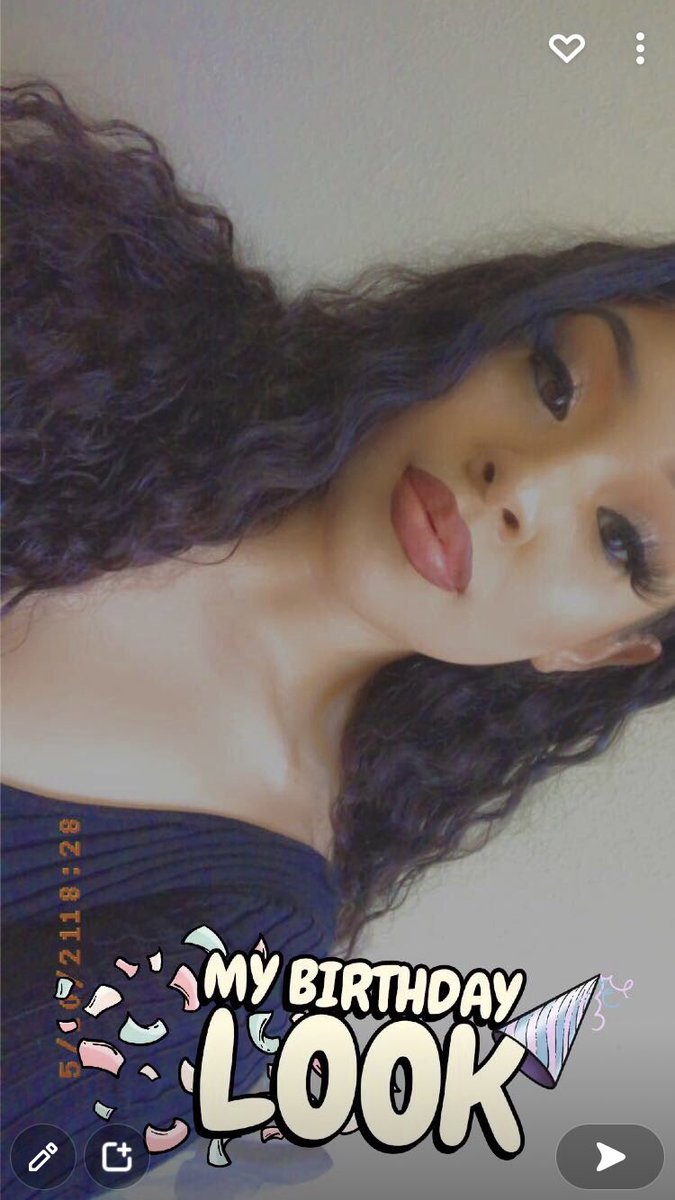 trapppdollk's tweet photo. They tell me switch it up but I won’t change for nun 💚 https://t.co/YAUV60nPRl