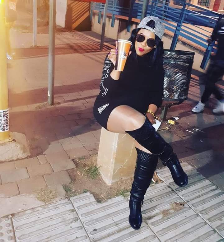Lee_Raa_Tuu's tweet photo. 2 More Sleeps to Go
🍾🍾🍾🍾🍾🍾🍾🍾🍾🍾
Ladies and Gentlemen are you ready with your All Black Outfits for The Boat Cruise Party 🛥️🖤😜
#ThatoBrianLetsoara
#AquaLounge
#AllBlackCruiseParty In The Vaal. https://t.co/5DmBqKkywM
