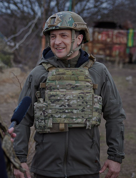 tewton44's tweet photo. Тут цейво... розповідь, у картинках, про президентів, начальників їх генеральних штабів та бронежилет.

ПиСи: Коментів не буде. Просто дивіться та охуєвайте від сьогодення... 😕 https://t.co/1VipJsk1mK