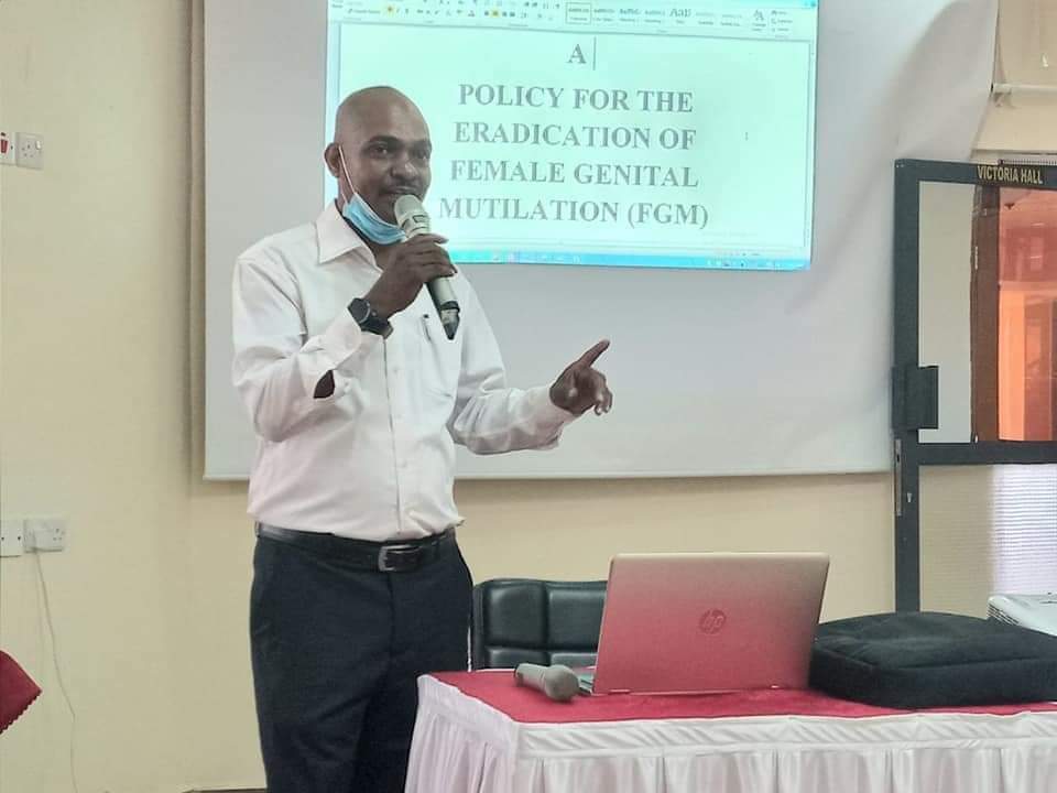 wallace_mwaluma's tweet photo. FGM it's a violation of rights to our female gender ...period ! https://t.co/QwItghONa9