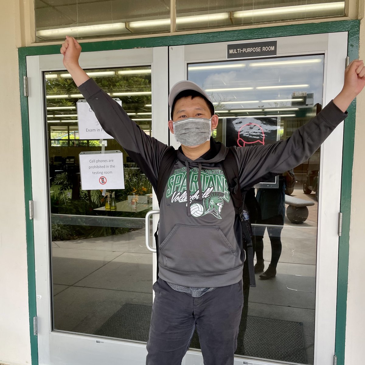 OrangewoodAcad's tweet photo. AP exams are officially over! 🎉
Over 72% of our students eligible for AP classes sat for AP exams in the last 2 weeks. Over 35% of those students took 2 or more AP exams. WOW! Congratulations, students, we are so proud of you! 🏆🍪👏🏻 https://t.co/l2auc6H47I