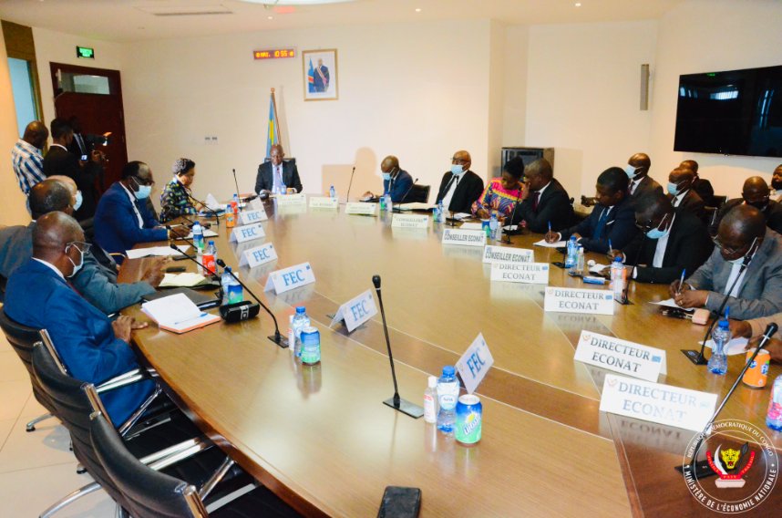 JMKalumba's tweet photo. Heureux d’avoir échangé avec @FECRDC  sur la vision du Gouvernement concernant la promotion et l’accompagnement du secteur privé, fer de lance du progrès économique et social. L'amélioration du climat des affaires est l'une des priorités de mon Ministère.  @PrimatureRDC https://t.co/OcjDjQJzUg