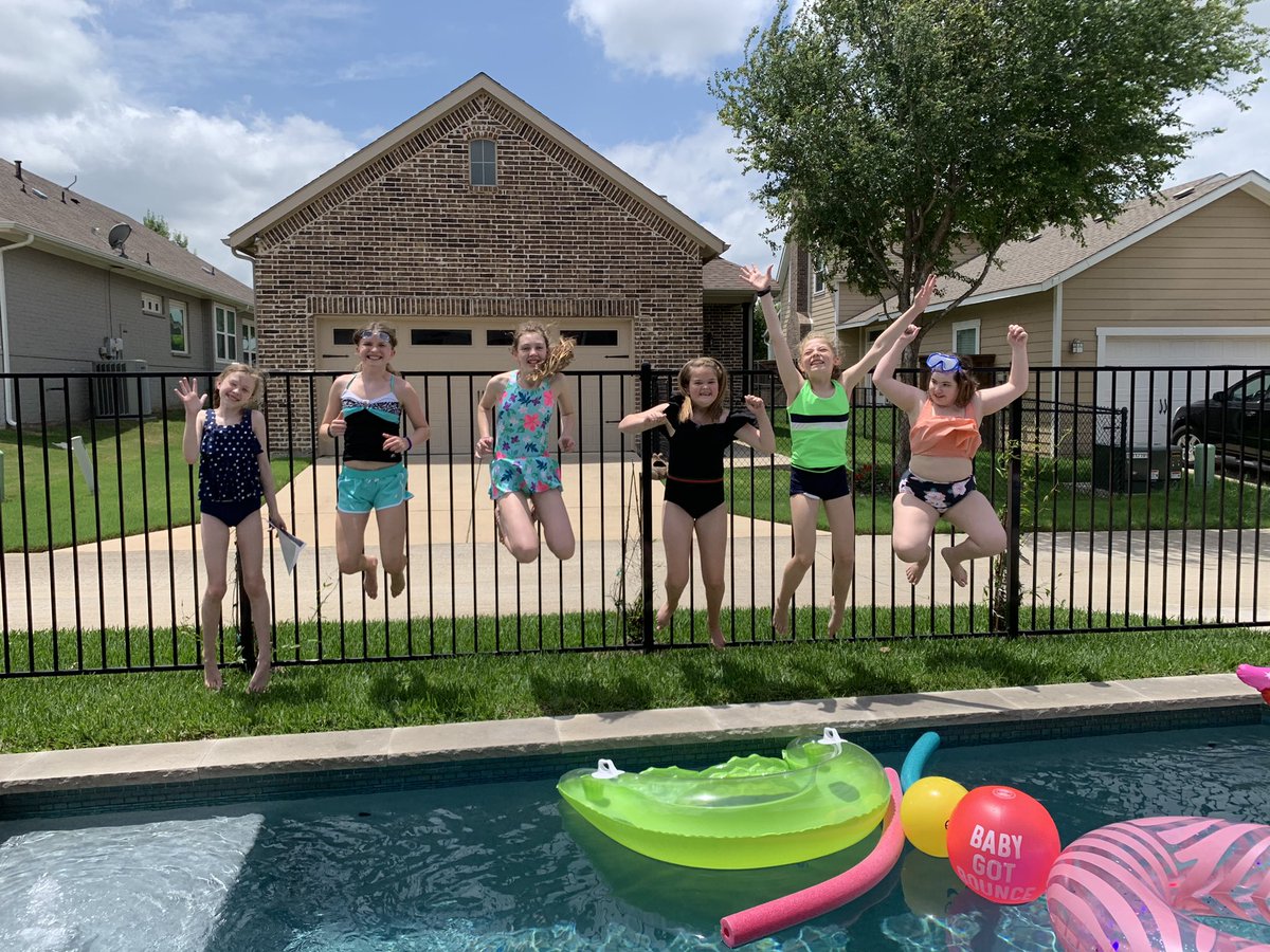 Carey32809's tweet photo. And just like that I have a 7th Grader!!! A has loved Middle School and made all As each 6 Weeks!!! Peace out 6th Grade-#MISDProud @FSMSCubs https://t.co/vpx1urZMCQ