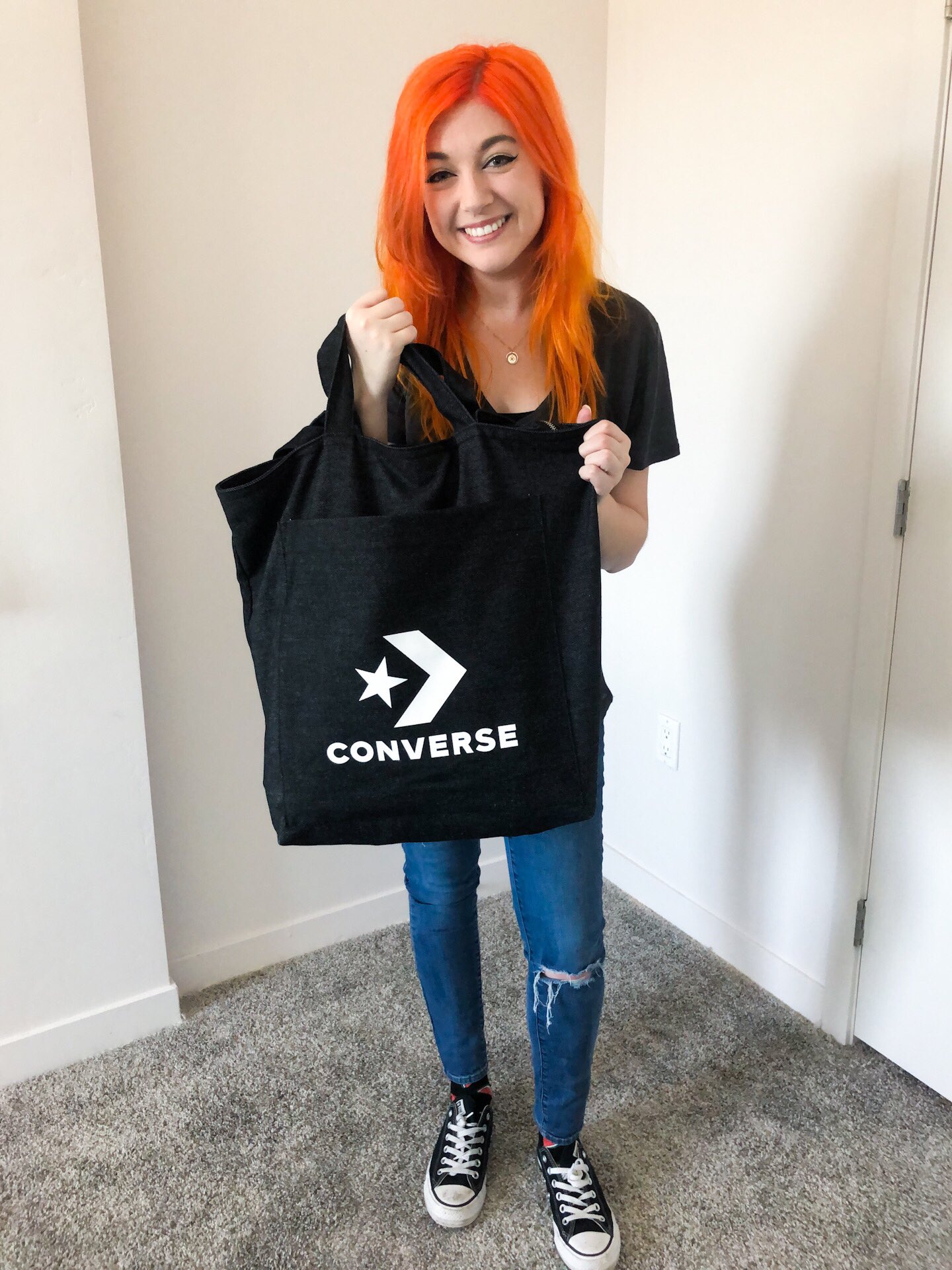 Cahlaflour on Twitter: "I can't believe I'm saying this... @Converse sent me a gift bag to open on stream!!!! Come check out the unboxing! #Sponsored Live: https://t.co/2wSuLXOPnJ https://t.co/Plog896WNl" X