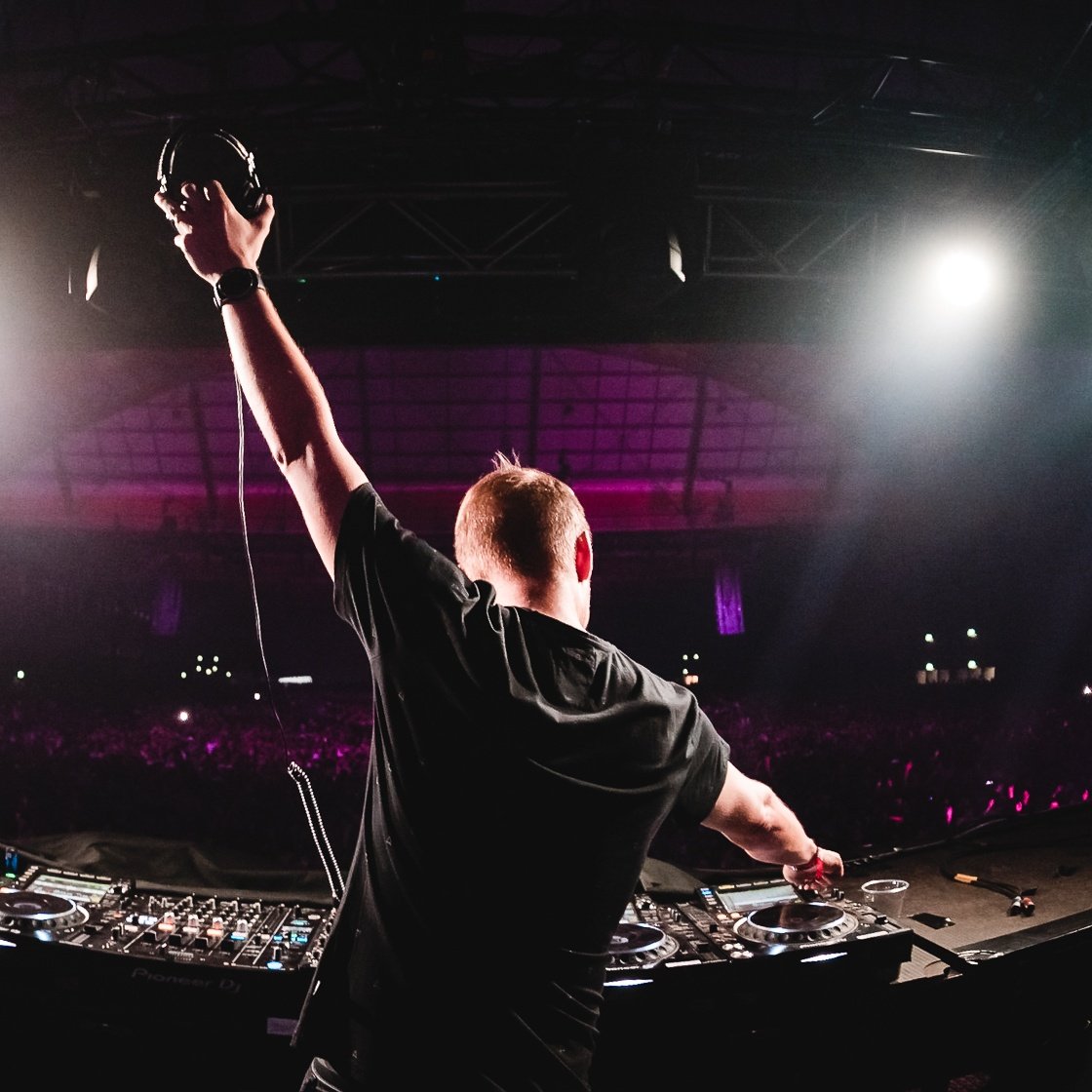 CarlosVegetoZ's tweet photo. Another incredible episode of @asot, this great Thursday. 😊👍🔊🎶🎵🔊🎶🎵🔊🎶🎵🔊🎶🎵🔊🎶🎵 #ASOT1018 ❤ https://t.co/kSMQ7cjt6L