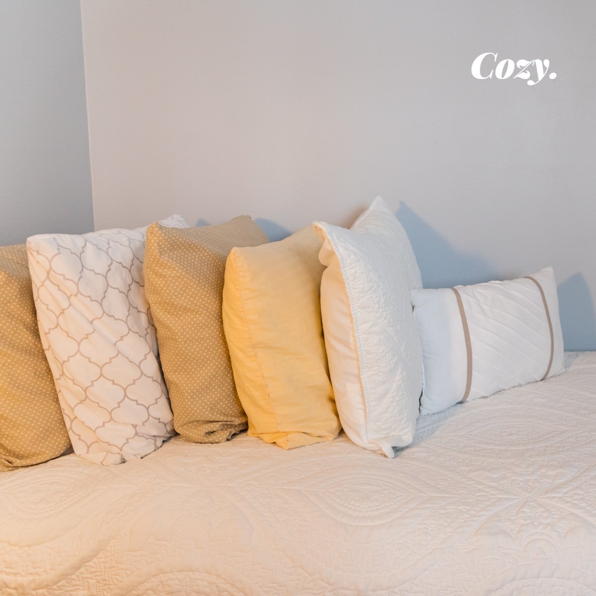 We keep the bed neatly prepared so that everything is comfortable and cozy here.