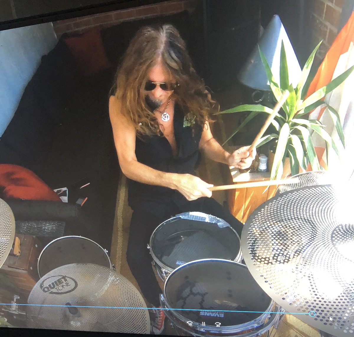 DarrellDWaRf's tweet photo. Covid Condo Kit Ep 12 airing tomorrow 05/28/21 channel #GoDuNk https://t.co/Z4xFWRoa5P Sub-Scribe #Rockforever #KiLLeRDWaRfS https://t.co/f3f7NgsnIL