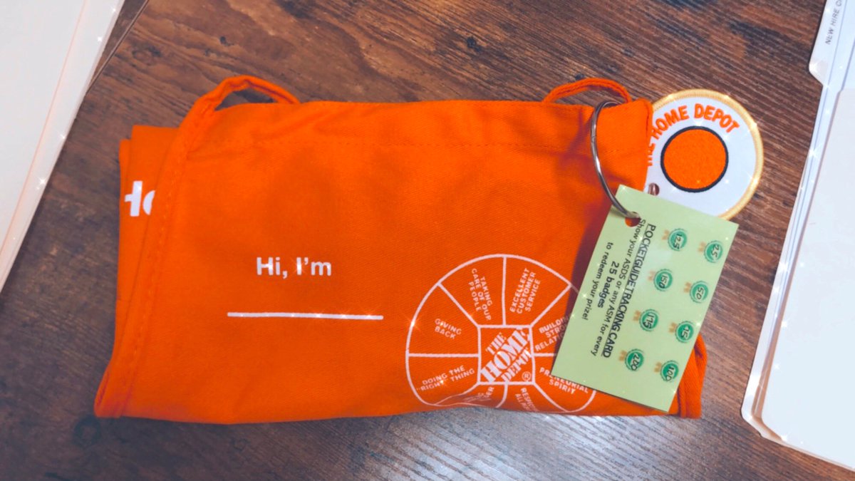 MiriamAcevedo7's tweet photo. Adding New members to the family!! 🧡 orientation vibes!! 🍊 #1509family #HDstrong #nowhiring #THDorientations #letsGETit @BrandonJ1509 @SimpkinsTess https://t.co/XRRQ8BQou5
