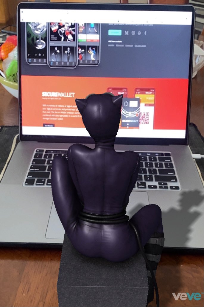 MiC49105142's tweet photo. She wants my OMI. 😻 #VeVe #OMI #ECOMI #Vevecollectables #DCCoverGirls https://t.co/Nxtmpyqplb