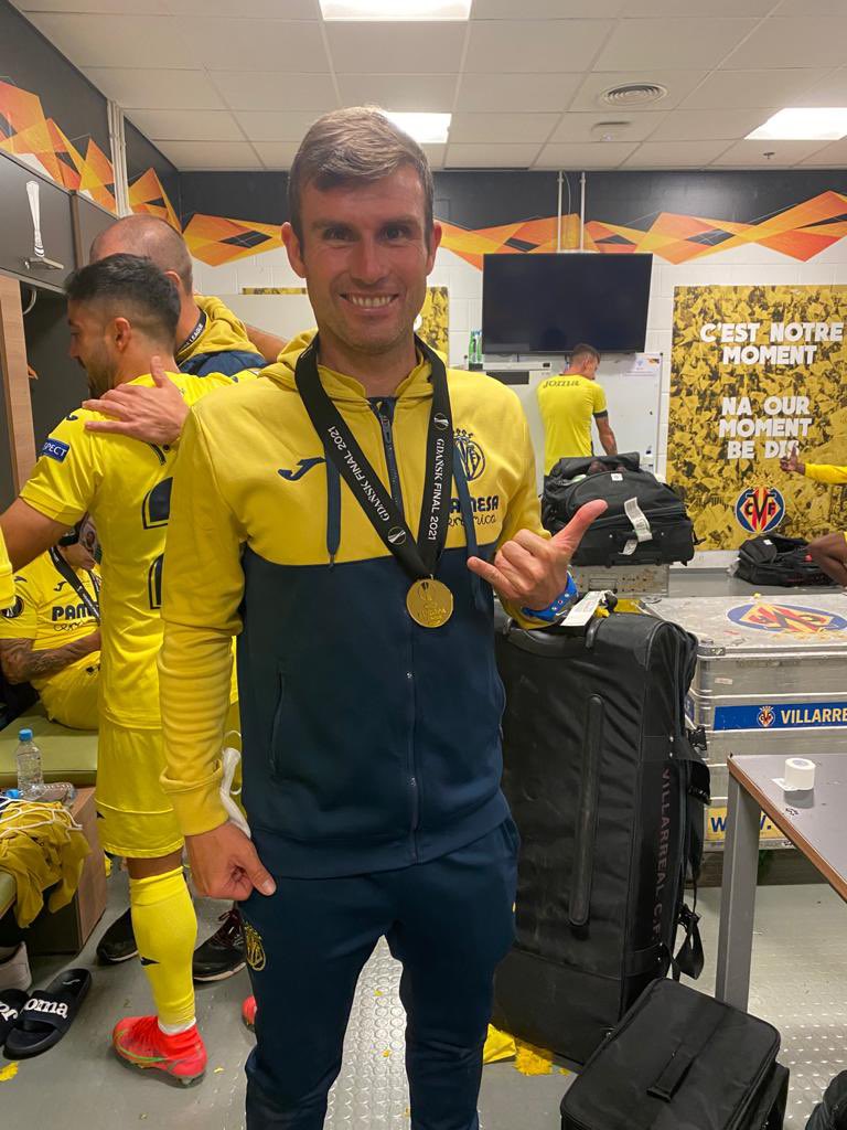 Carlos González tweet media