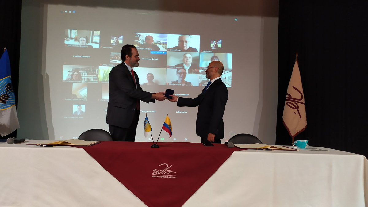 #BIDvisitaUDLA | @c_larreategui, Canciller de la @UDLAEcuador, y Mauricio Claver...