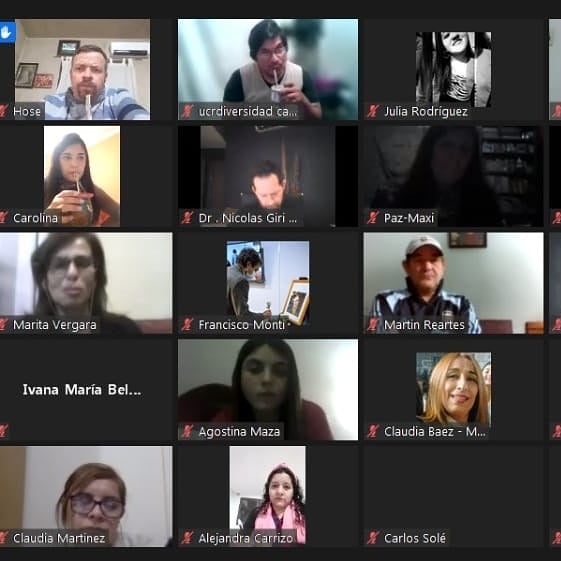 ml_moreno810's tweet photo. Conversatorio
#DiversidadSexual 🇲🇺
Organizado por las areas de genero de @ucr_catamarca  @JRCatamarca_ 
Hablamos sobre la situacion del colectivo #LGTBI #Discriminacion y vulneracion de #Derechos.
Nos acompaño @NicolasGiri de @UCRDN 
@carolinavm__  @agoosmaza @Fernanda9843 https://t.co/VXGwzmiksJ