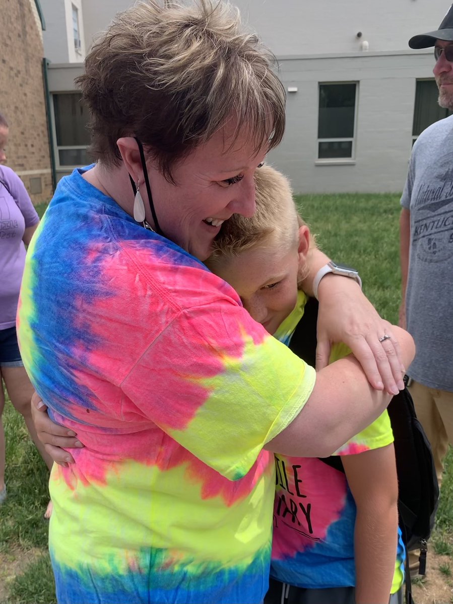16Neal's tweet photo. My dude is officially done with elementary school 💙 Thank you to everyone at SME for the last 6 years!   #myboy #offtojrhigh @JaredNeal94 https://t.co/RPj9sbwunX
