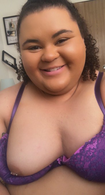 Which one do you like better? 😘 https://t.co/KFn1orh8Px https://t.co/aP2ESnYsRw