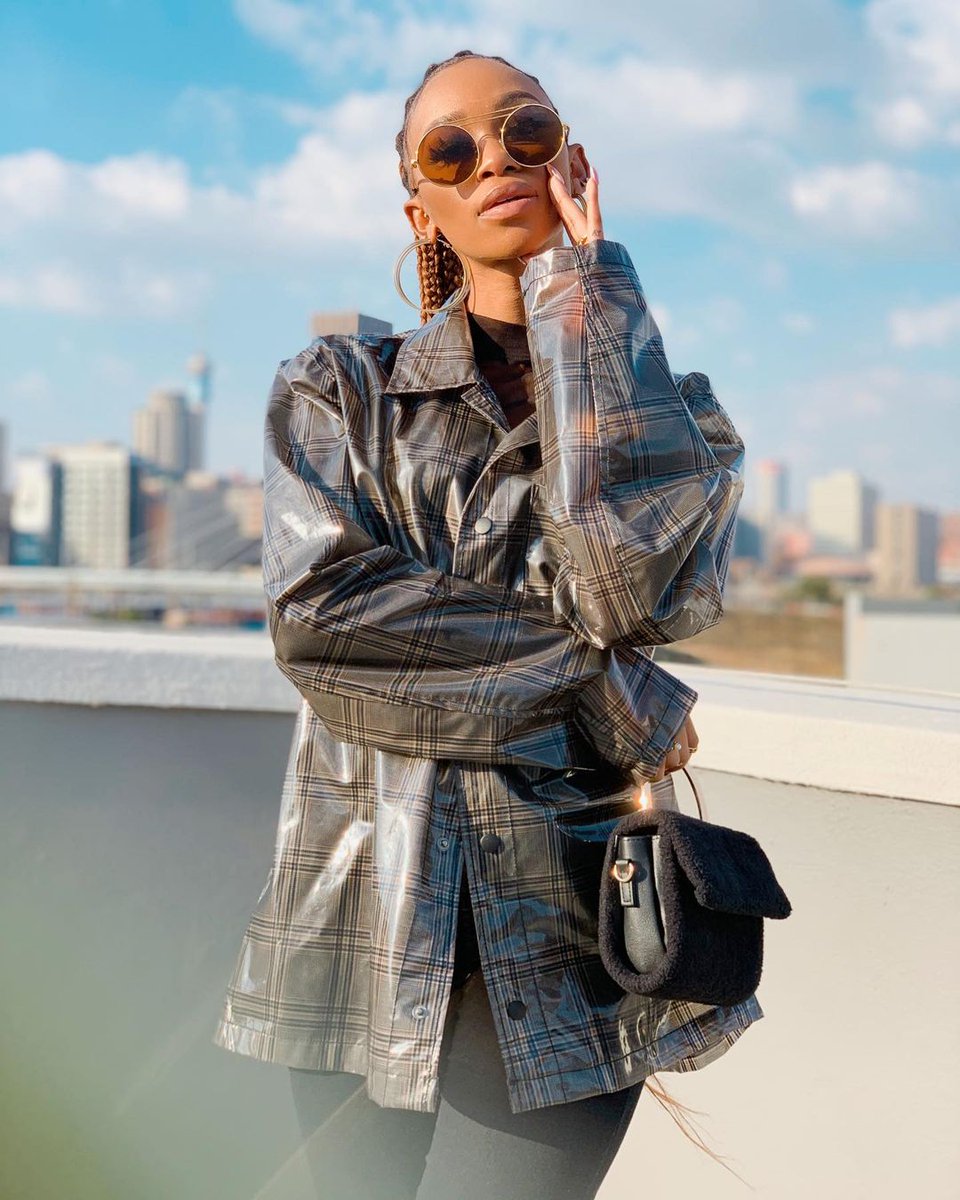 thenationent247's tweet photo. Beauty personified! ❤

⭐⭐#mohale | #PastorWantsAWife | #FamilyMeeting | #SkeemSaam | Julius Malema | Dineo | Gigaba | Lorch | Diddy | #etvScandal | @thabsie_sa   ⭐⭐ https://t.co/2RDSGG22bl