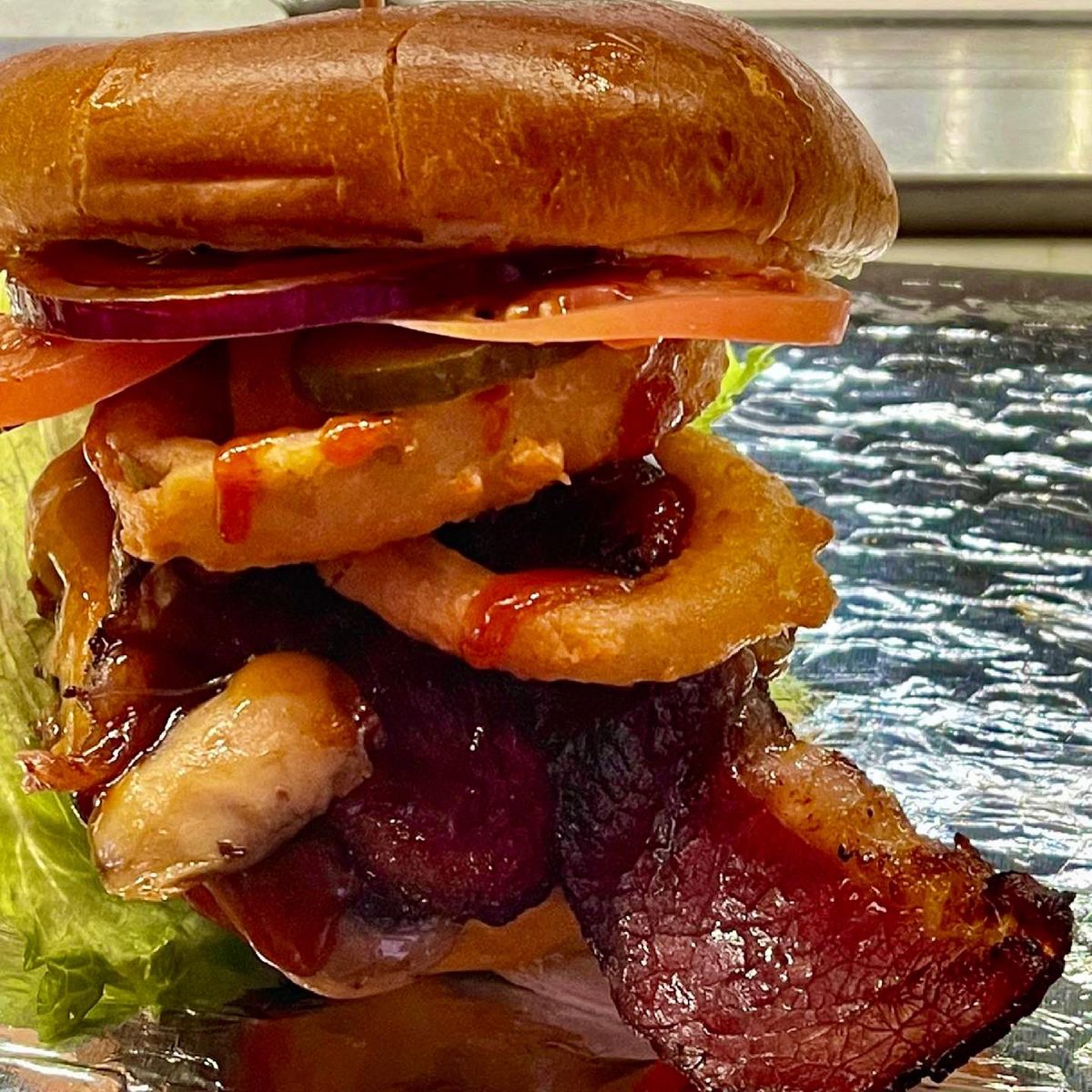 ShowtimeBistro's tweet photo. If you’re scared to take chances, you’ll never have the answers. The Lord of the Rings Burgers.#showtimebistro #halalfood
*
Always call ahead to order to avoid lengthy wait times! 😁
📞 416-292-1170
🕰 OPEN ALL DAY/NIGHT, 11am-5am
📍 2761 Markham Road @Mcnicoll 
(North of Markham https://t.co/gYJifpAGwB