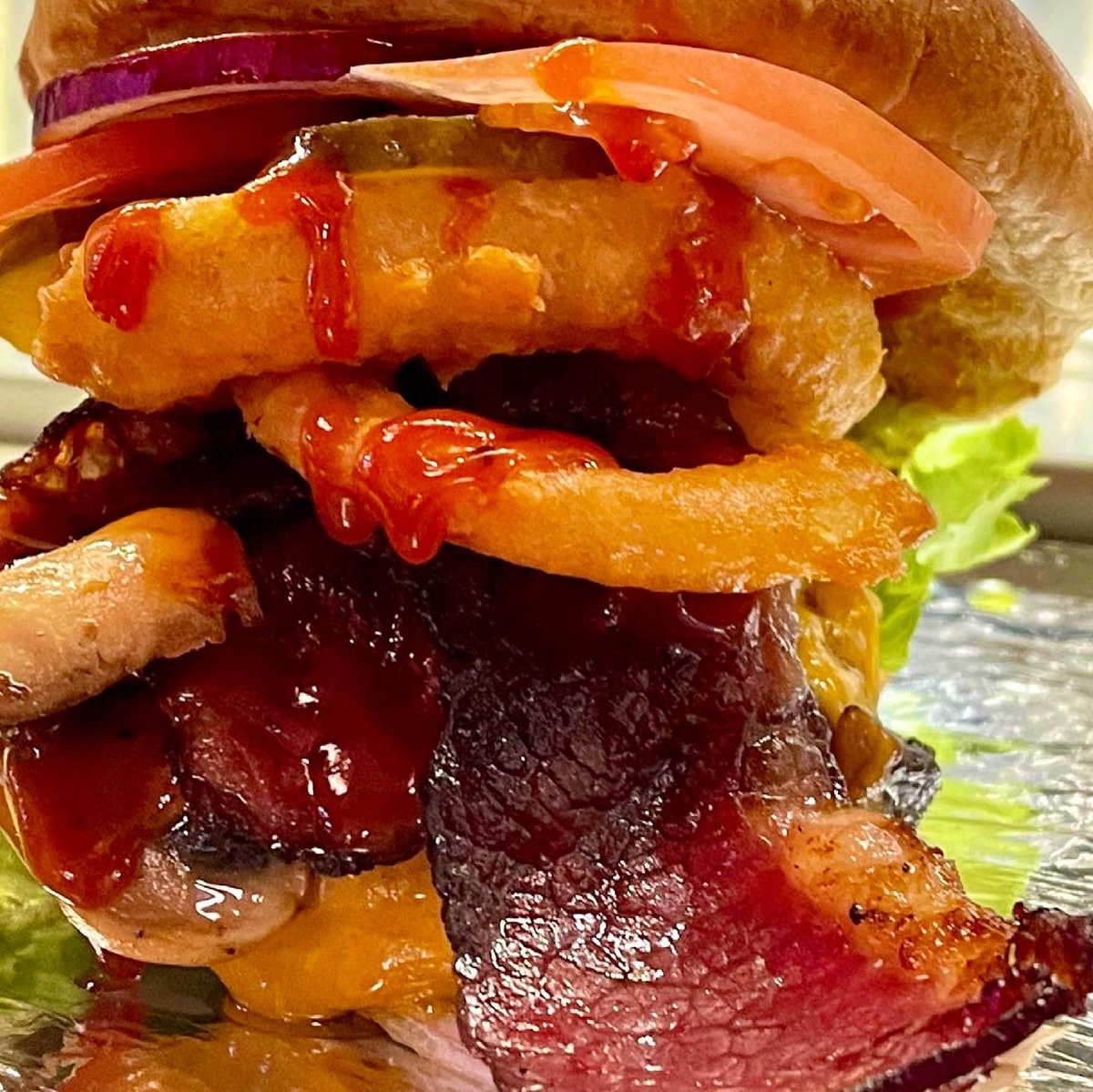 ShowtimeBistro's tweet photo. If you’re scared to take chances, you’ll never have the answers. The Lord of the Rings Burgers.#showtimebistro #halalfood
*
Always call ahead to order to avoid lengthy wait times! 😁
📞 416-292-1170
🕰 OPEN ALL DAY/NIGHT, 11am-5am
📍 2761 Markham Road @Mcnicoll 
(North of Markham https://t.co/gYJifpAGwB
