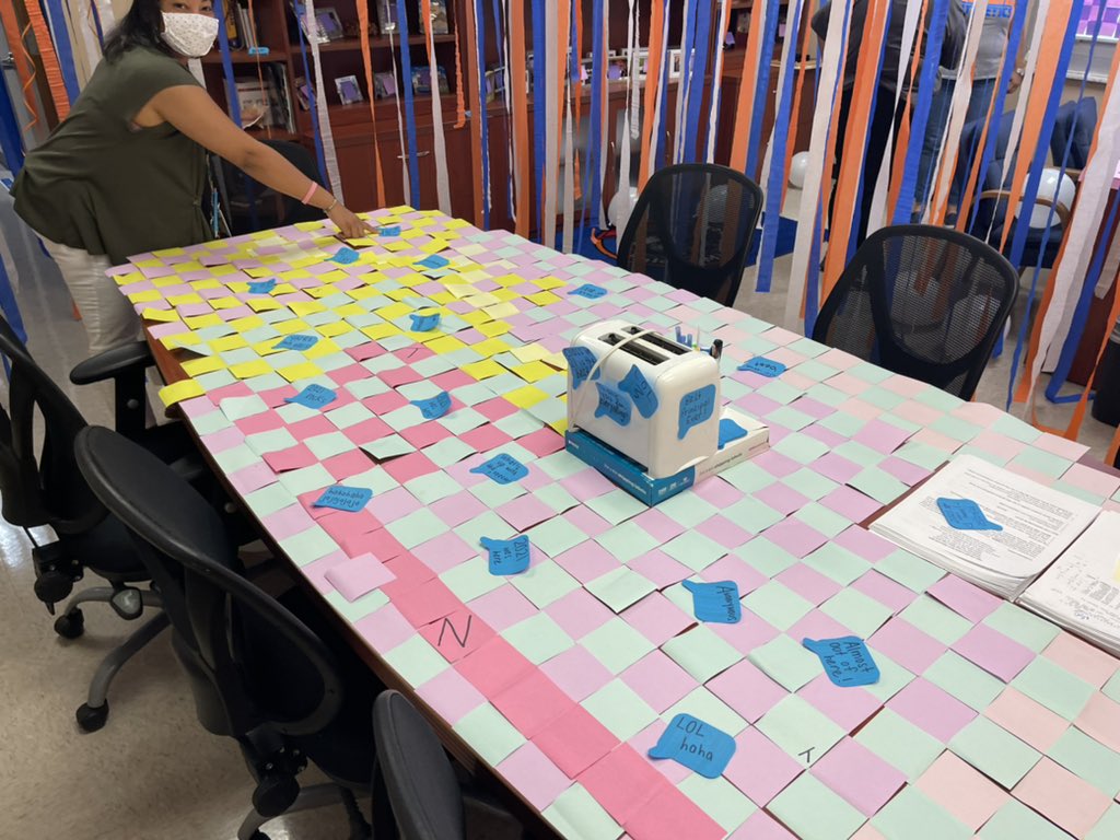 HMLSrHighSchool's tweet photo. #Seniors @HMLclassof2021 🤣 @HMLActivities @HMLYearbook2021 @MDCPSNorth @MDCPS https://t.co/eAt7YLKpmd