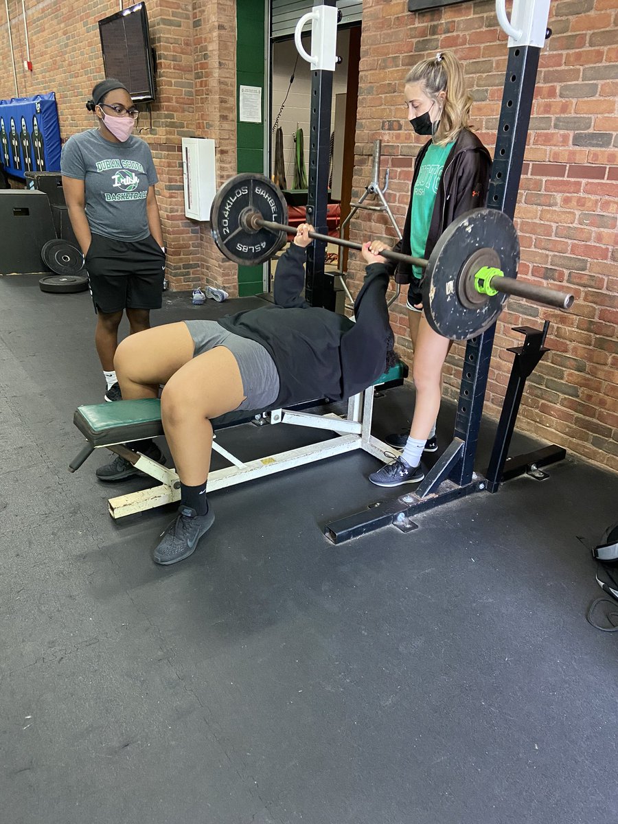 sciotoladyirish's tweet photo. Omena’s turn to kill it in the weight room! Squat and bench today #maxgoals #challengeyourself #teambuildingwhilepushingweight https://t.co/bBEanLaIIR