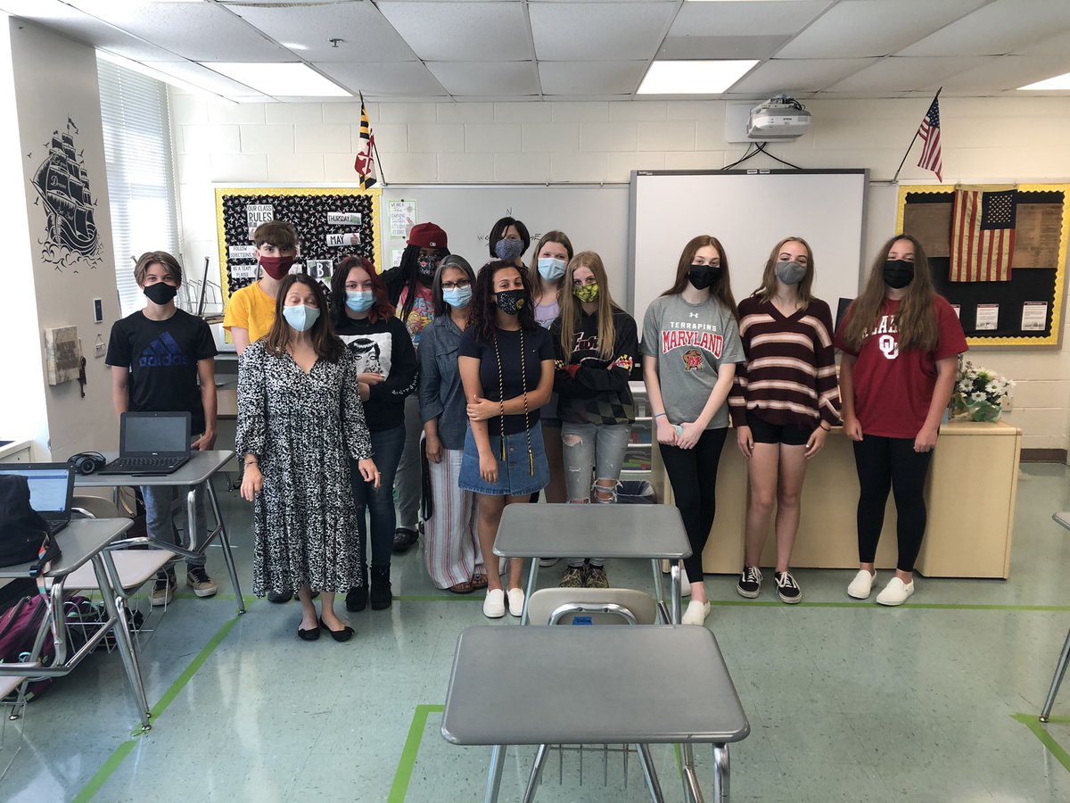TAM_smcps's tweet photo. Congratulations to our 2021 senior completers. We can’t wait for you to be back in classrooms of your own one day. Best of luck! https://t.co/ln2j3rt0cv