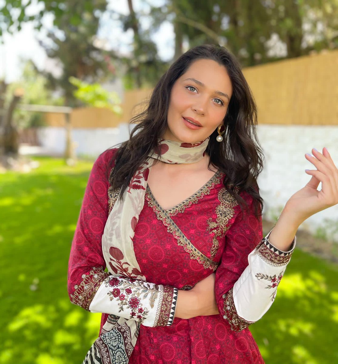 Ne kadar güzelsin kiii 🥺💘
~ #gülsimali 🌸