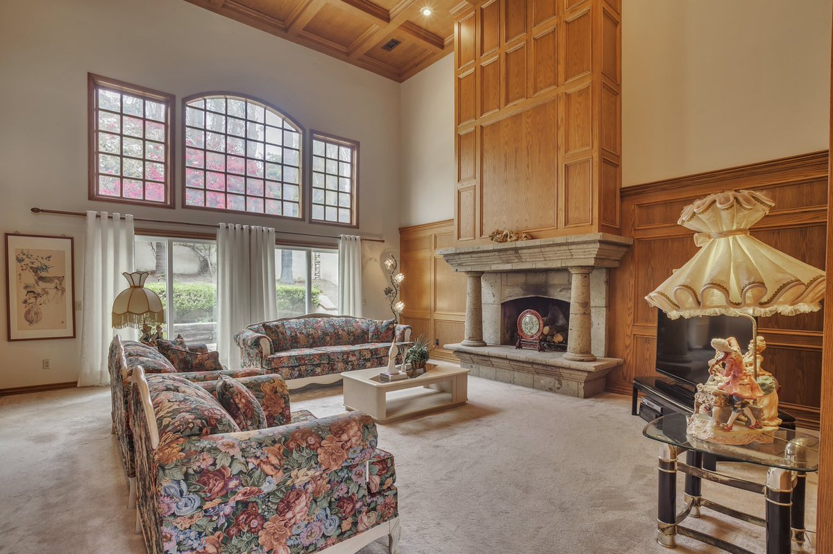 GroupUnlocked's tweet photo. We’ve shot some really beautiful homes recently. Here’s a thread of a few from May. A huge thank you to all our clients! https://t.co/dDUXgf4BKm