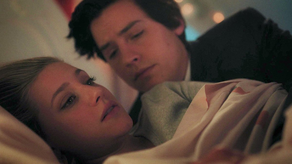 best of bughead tweet media