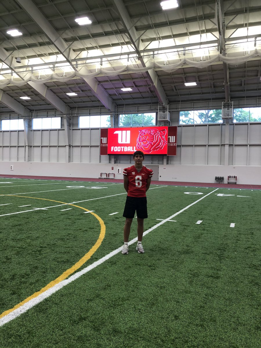 I had a great time at Junior Day <a href="/WittFootball/">Wittenberg Football</a> Thank you <a href="/CoachFincham/">Joe Fincham</a> <a href="/CoachBeacham/">Tyson Beacham</a> @Coach_Wilsonn