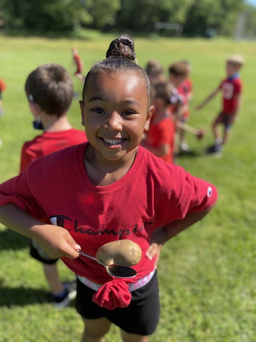 svargaSES's tweet photo. K-2 Field Day was a huge success! Beautiful weather, awesome volunteers, and fun stations made for the BEST morning! https://t.co/6egkJeGr7H